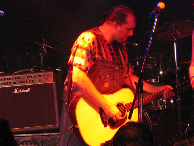 Supporting  Hayseed Dixie - 07/11/2004